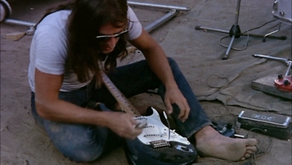 Gilmour's Stratocaster abuse (live 1971)