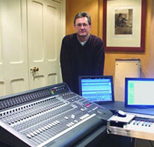 Nick Griffiths with Waters' Mackie rig (2002)